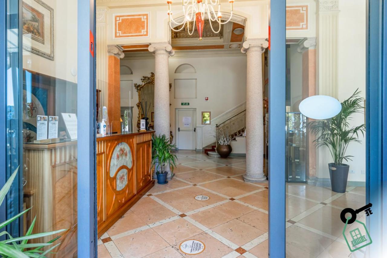 Hotel Rooms Lago Maggiore Verbania Exterior foto