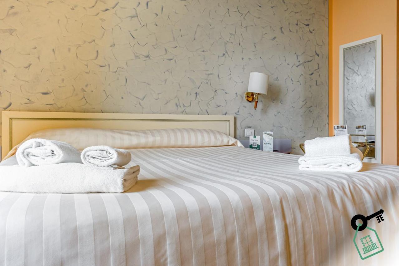 Hotel Rooms Lago Maggiore Verbania Exterior foto