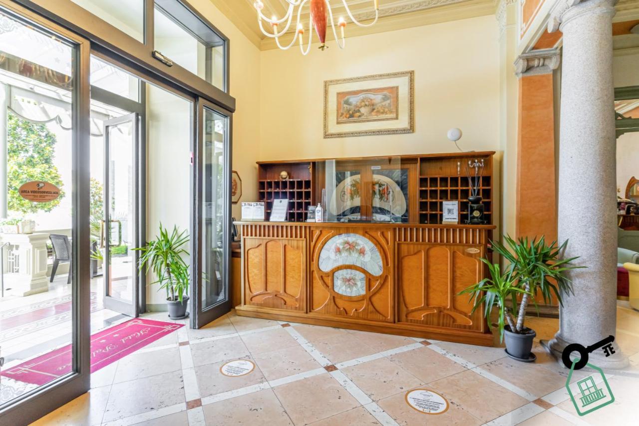 Hotel Rooms Lago Maggiore Verbania Exterior foto
