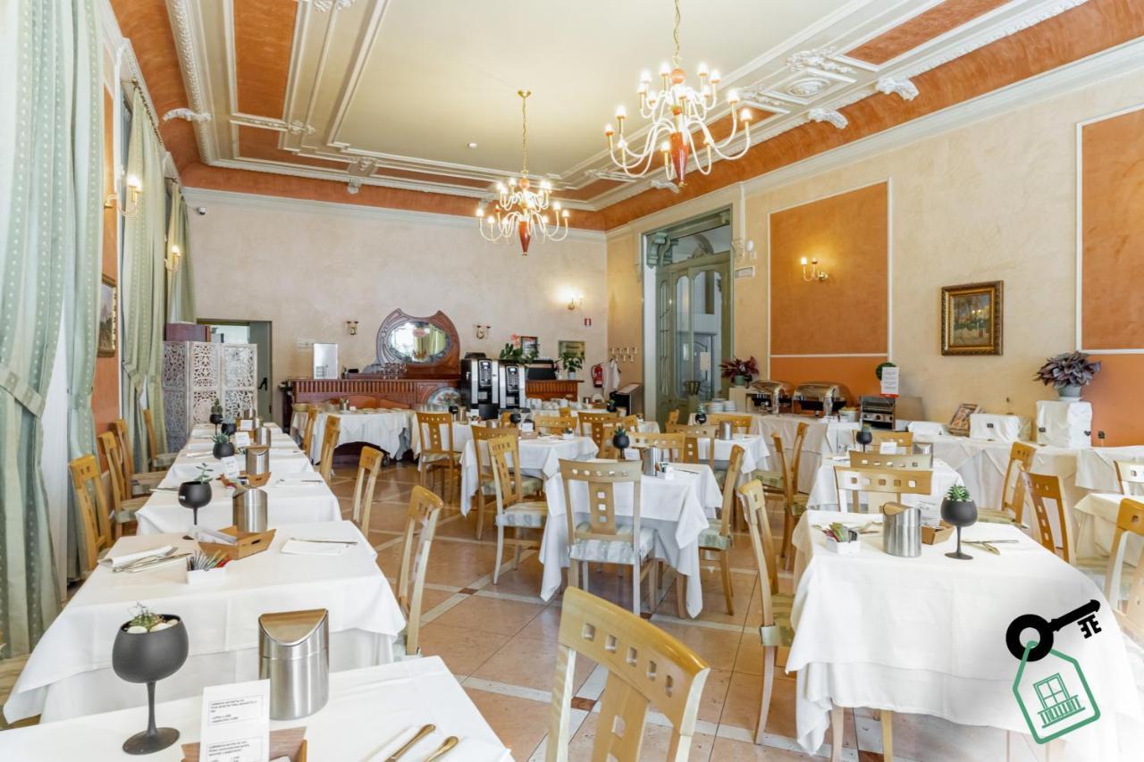 Hotel Rooms Lago Maggiore Verbania Exterior foto