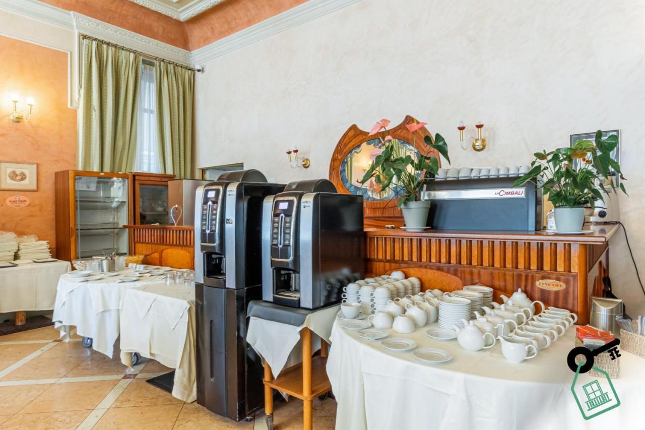 Hotel Rooms Lago Maggiore Verbania Exterior foto