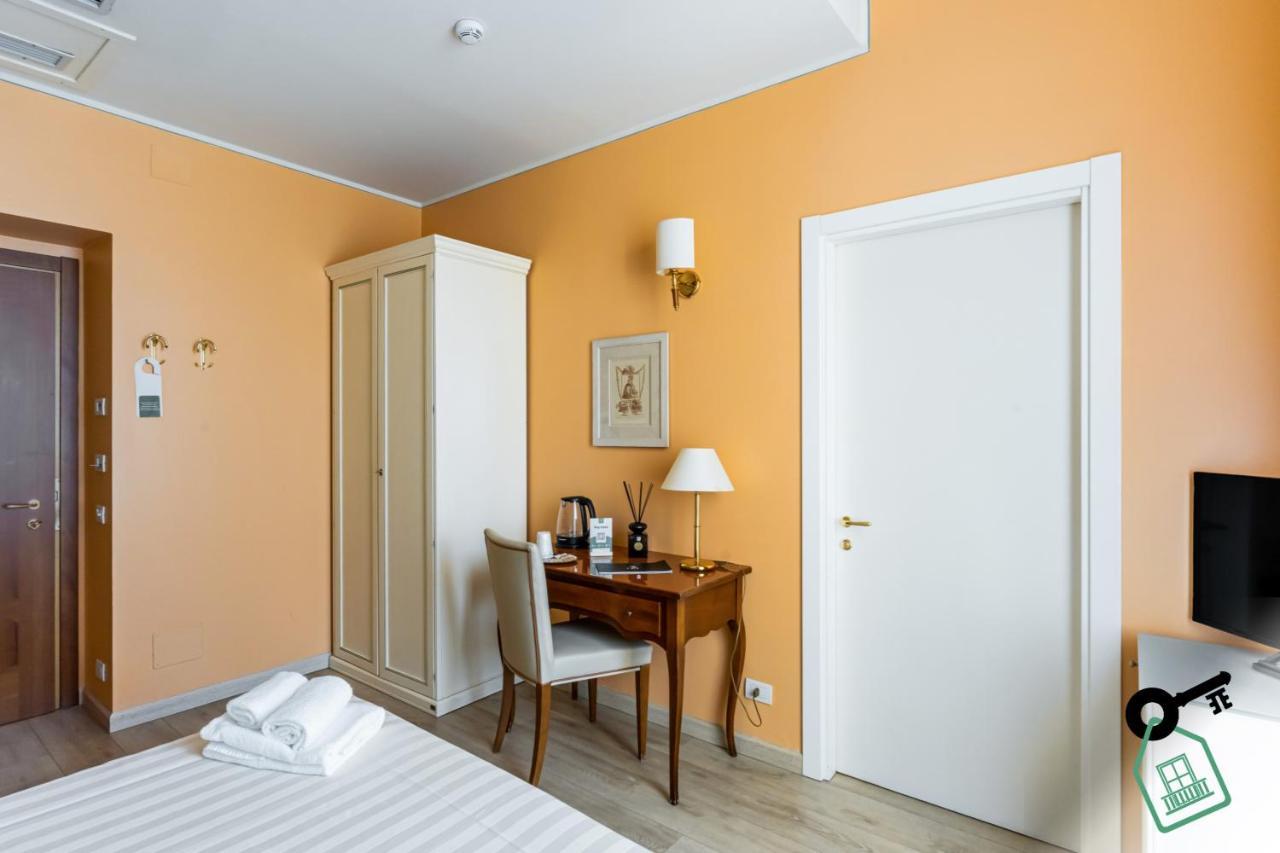 Hotel Rooms Lago Maggiore Verbania Exterior foto