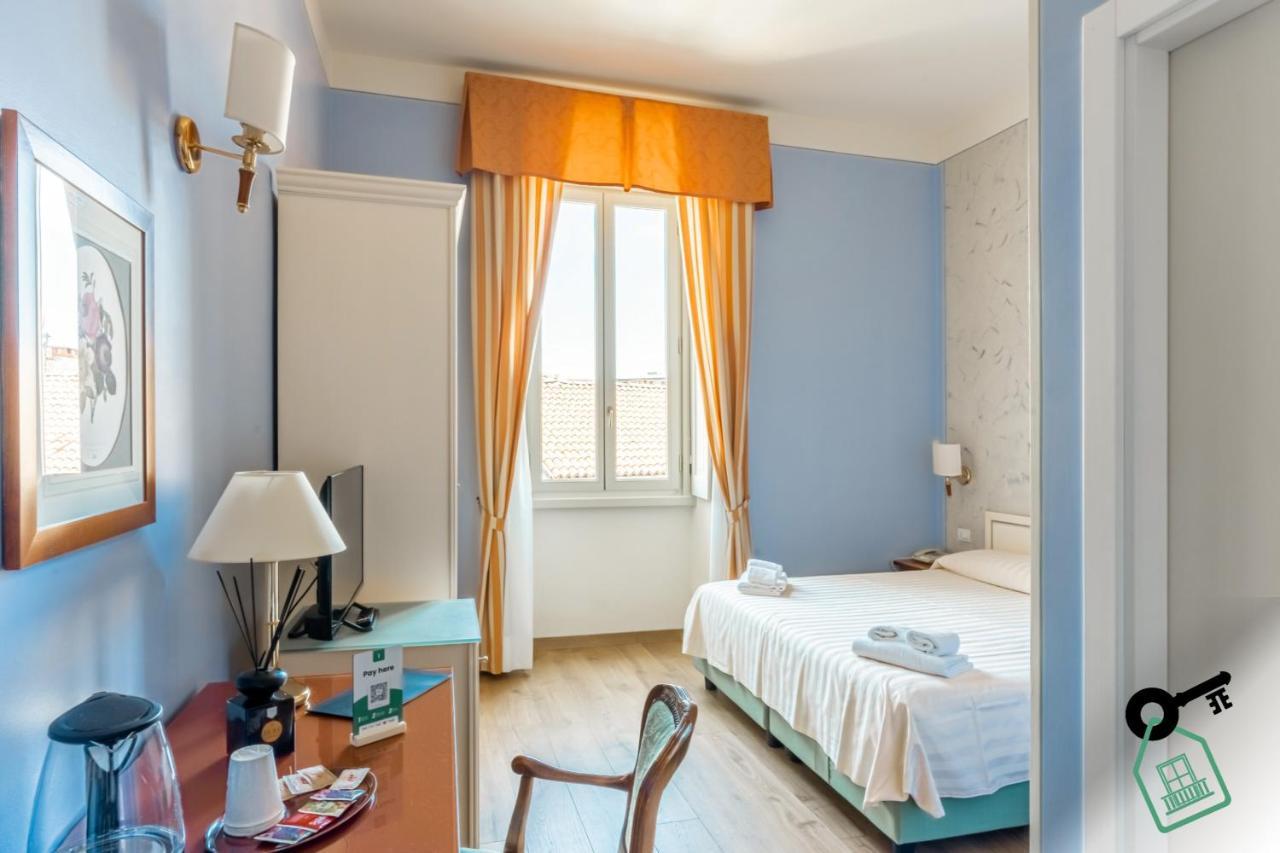 Hotel Rooms Lago Maggiore Verbania Exterior foto