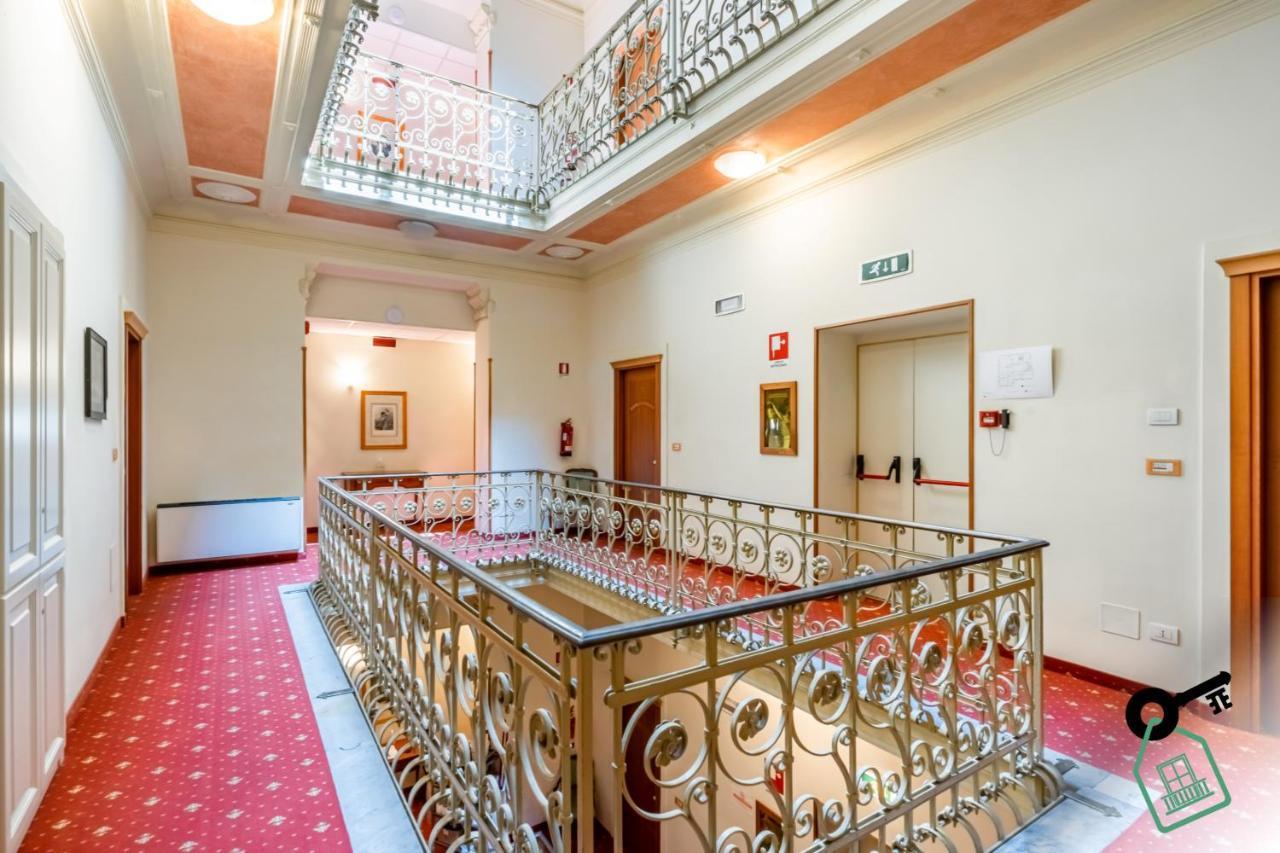 Hotel Rooms Lago Maggiore Verbania Exterior foto