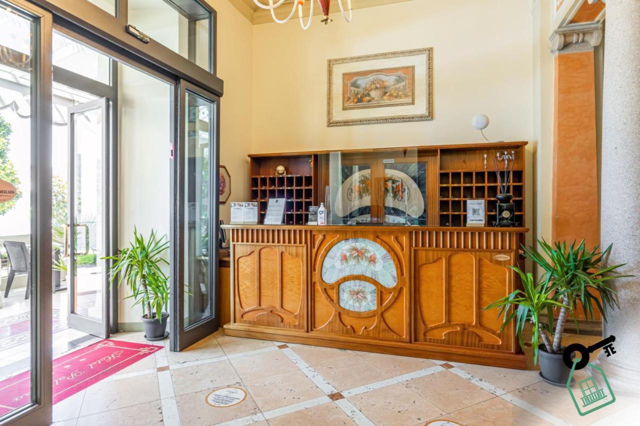 Hotel Rooms Lago Maggiore Verbania Exterior foto
